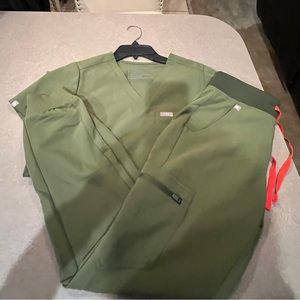 New without Tags FIG bright camp green scrub set